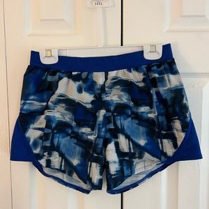 Women’s UA Shorts